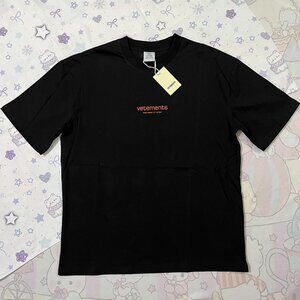 Vetements Black Letter Print Short-Sleeved Shirt